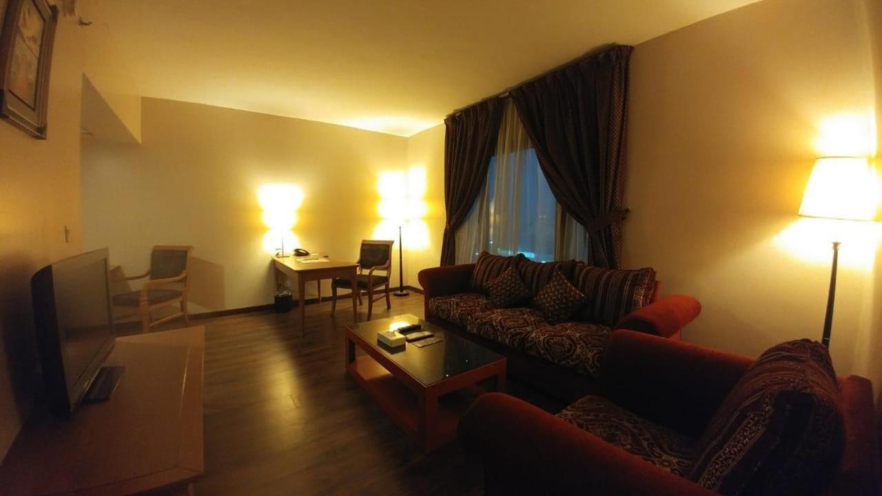 Hala Hotel Al Khobar Exteriör bild