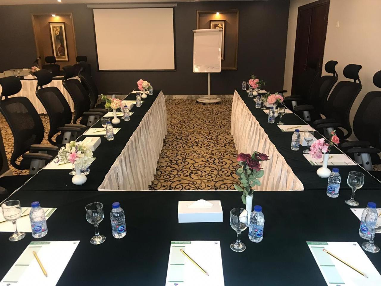 Hala Hotel Al Khobar Exteriör bild